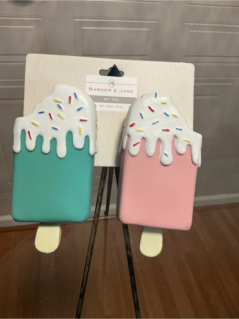 New Brand Barker & Jane Squeaky Vinyl Popsicle Dog Toy Set Yap Roll Play 6”